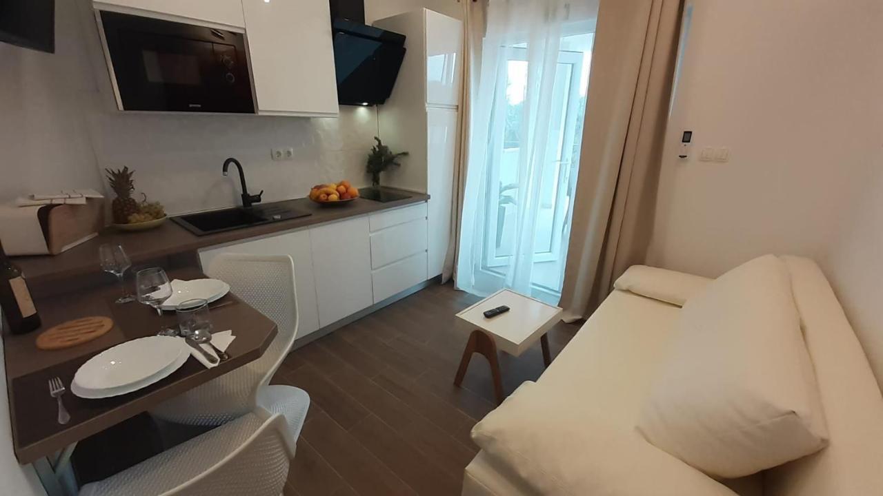 Holiday Hvar Vrbanj Exterior foto